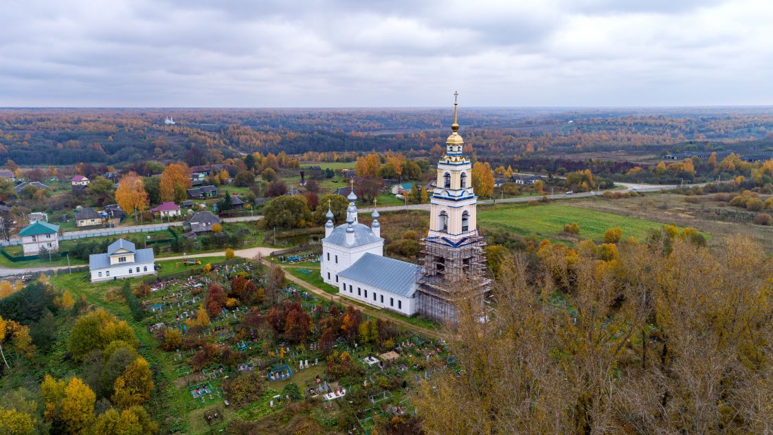 Церковь Покрова Пресвятой Богородицы, Покровское-на-Сити (Брейтовский район, Ярославская область). общий вид в ландшафте
