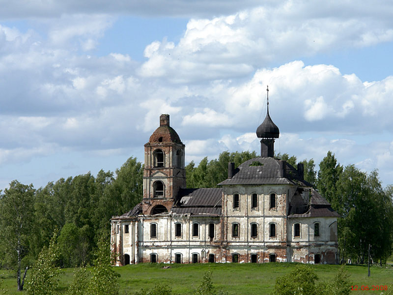 Церковь Троицы Живоначальной, Архангельское (Мышкинский район, Ярославская область). общий вид в ландшафте
