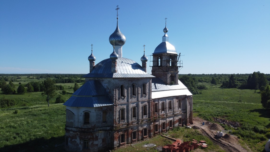 Церковь Троицы Живоначальной, Архангельское (Мышкинский район, Ярославская область). общий вид в ландшафте