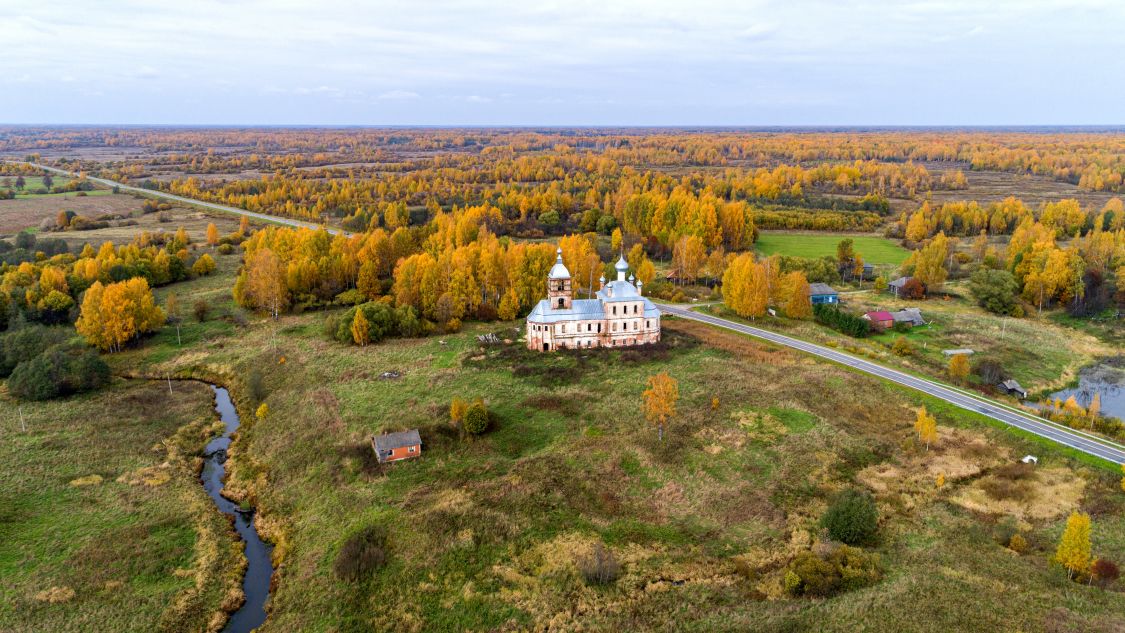 Церковь Троицы Живоначальной, Архангельское (Мышкинский район, Ярославская область). общий вид в ландшафте