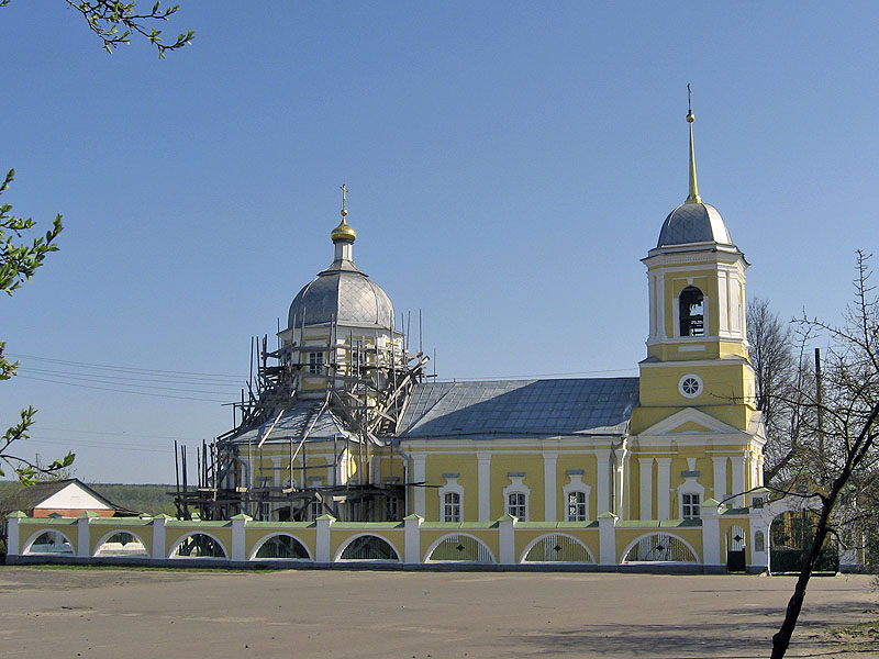 Дмитровск. Церковь Димитрия Солунского. фасады