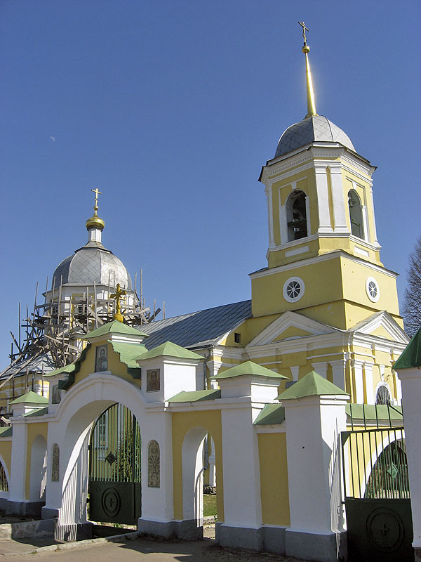 Дмитровск. Церковь Димитрия Солунского. фасады