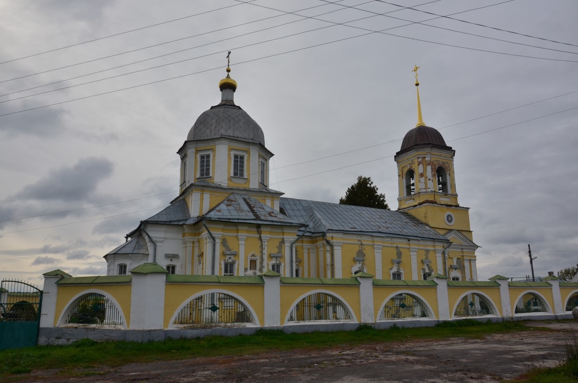 Дмитровск. Церковь Димитрия Солунского. фасады