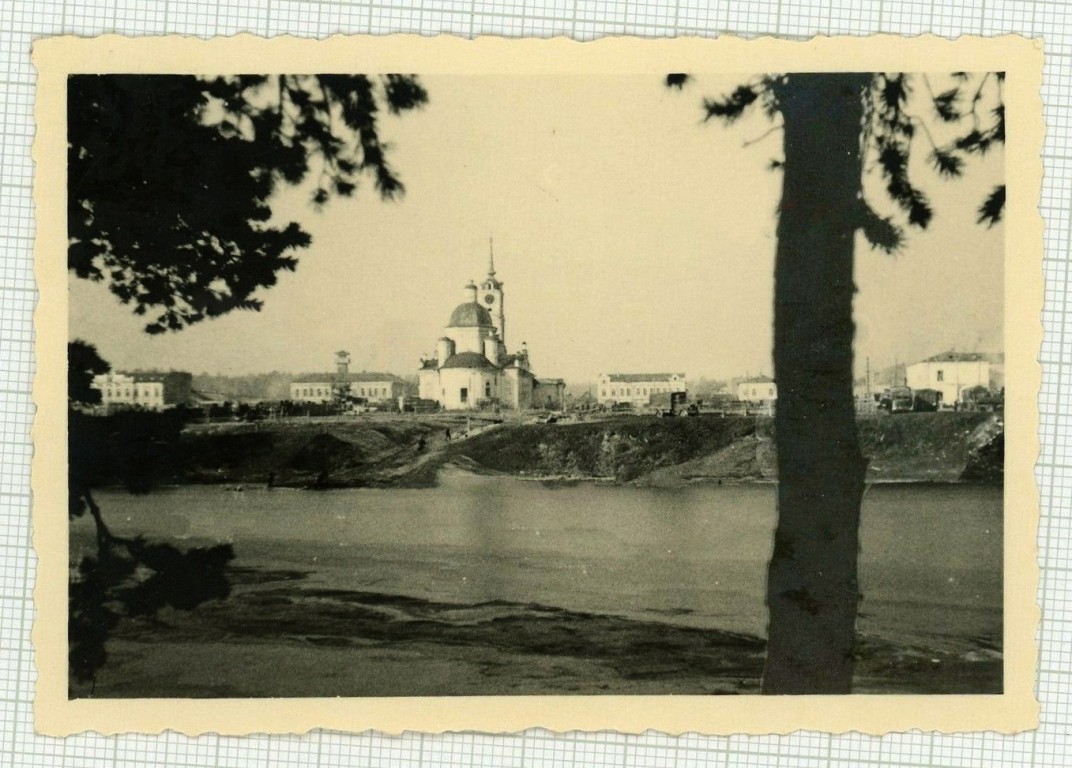 Собор Казанской иконы Божией Матери, Юхнов (Юхновский район, Калужская область). архивная фотография, Редкий ракурс со стороны абсиды. Фото 1942 г. с аукциона e-bay.de