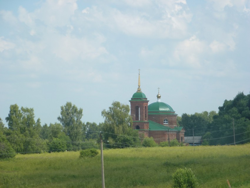 Церковь Троицы Живоначальной, Ржавец 2-й (Суворовский район, Тульская область). общий вид в ландшафте