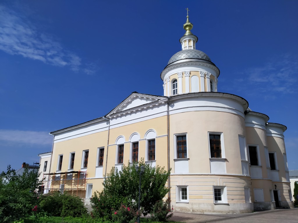 Коломна. Богоявленский Старо-Голутвин монастырь. Церковь Сергия Радонежского. фасады
