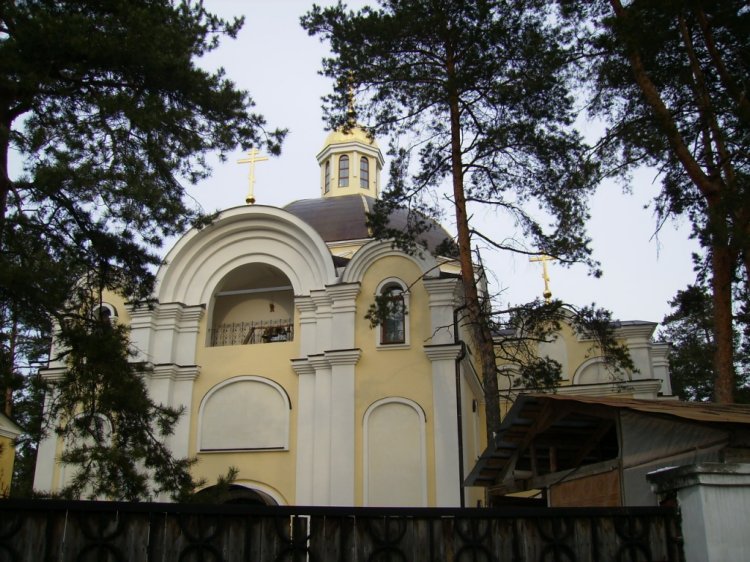Церковь Покрова Пресвятой Богородицы при Центральной городской больнице, Жуковский (Раменский район и гг. Бронницы, Жуковский, Московская область). фасады