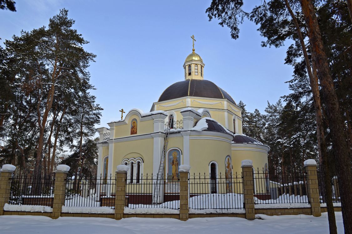 Жуковский. Церковь Покрова Пресвятой Богородицы при Центральной городской больнице. художественные фотографии