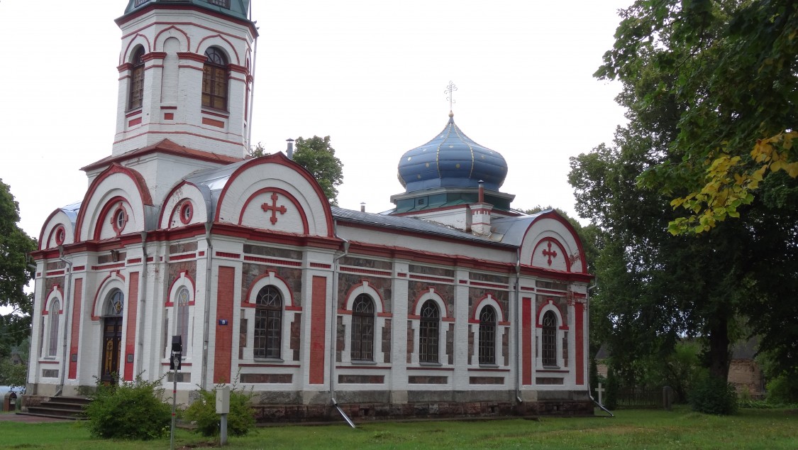 Церковь Преображения Господня, Яунелгава (Айзкраукльский край, Латвия). архитектурные детали, Фасад церкви.