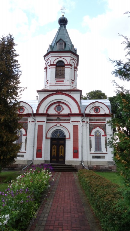 Церковь Преображения Господня, Яунелгава (Айзкраукльский край, Латвия). фасады, Вход в церковь.