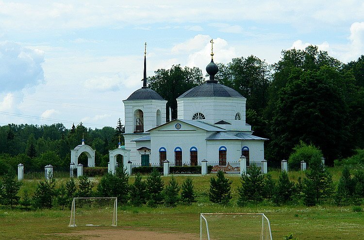 Церковь Покрова Пресвятой Богородицы, Огниково (Истринский городской округ и ЗАТО Восход, Московская область). общий вид в ландшафте