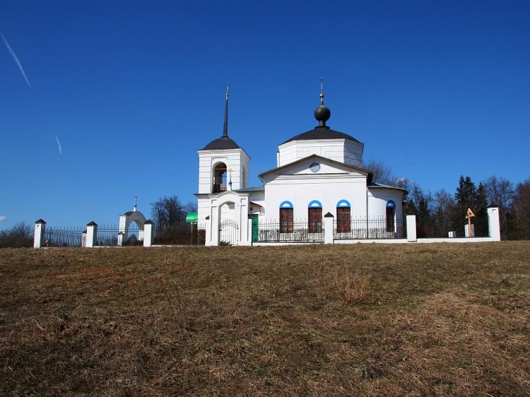 Церковь Покрова Пресвятой Богородицы, Огниково (Истринский городской округ и ЗАТО Восход, Московская область). общий вид в ландшафте, вид с юга