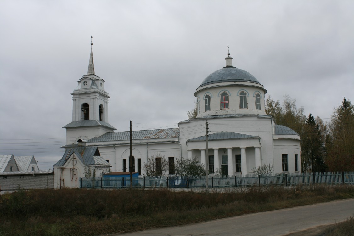 Большое Окулово. Церковь Воздвижения Креста Господня. фасады