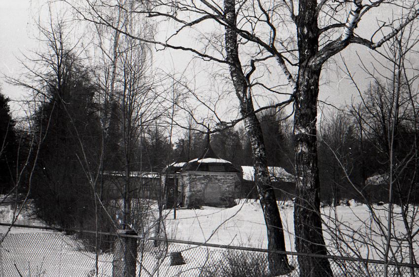Церковь Казанской иконы Божией Матери, Полевшина (Истринский городской округ и ЗАТО Восход, Московская область). дополнительная информация, Часовни-ворота XVIII Век.