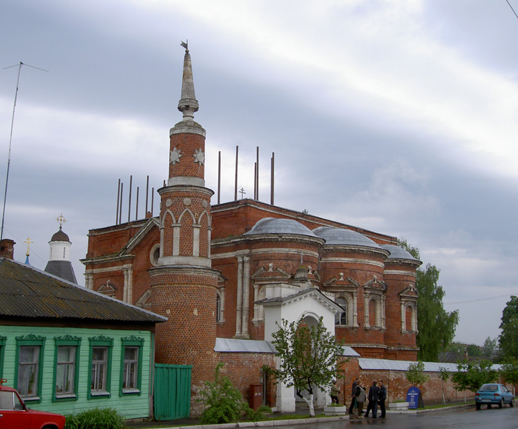 Брусенский Успенский монастырь. Собор Воздвижения Креста Господня, Коломна (Коломенский городской округ, Московская область). фасады, Вознесенский собор (1910г.)и башня ограды Успенско-Брусенского женского монастыря.