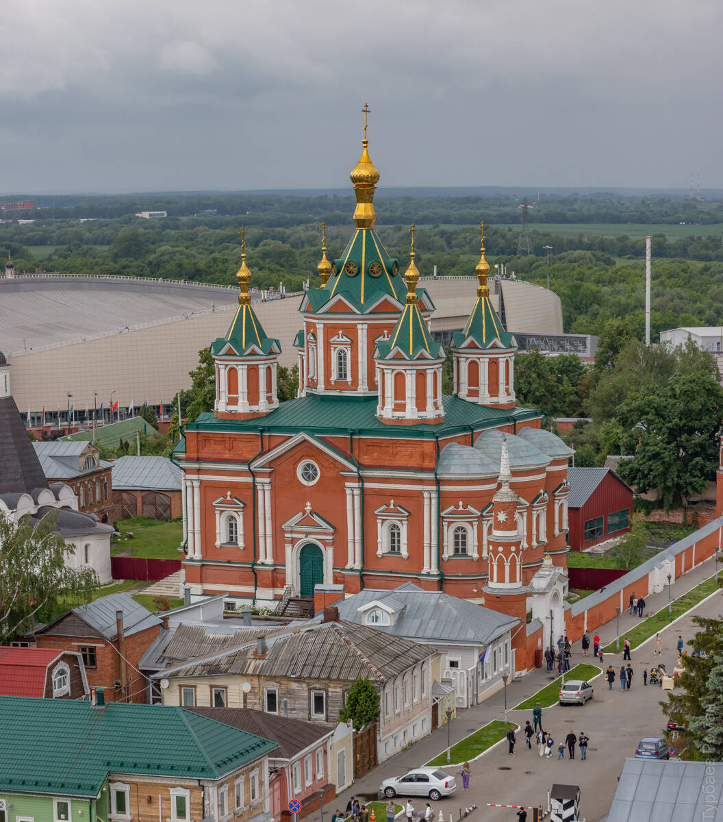 Брусенский Успенский монастырь. Собор Воздвижения Креста Господня, Коломна (Коломенский городской округ, Московская область). фасады, Вид с колокольни церкви Иоанна Богослова