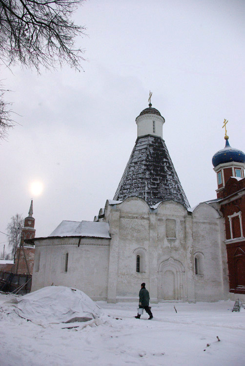 Брусенский Успенский монастырь. Церковь Успения Пресвятой Богородицы, Коломна (Коломенский городской округ, Московская область). архитектурные детали, Успенская церковь