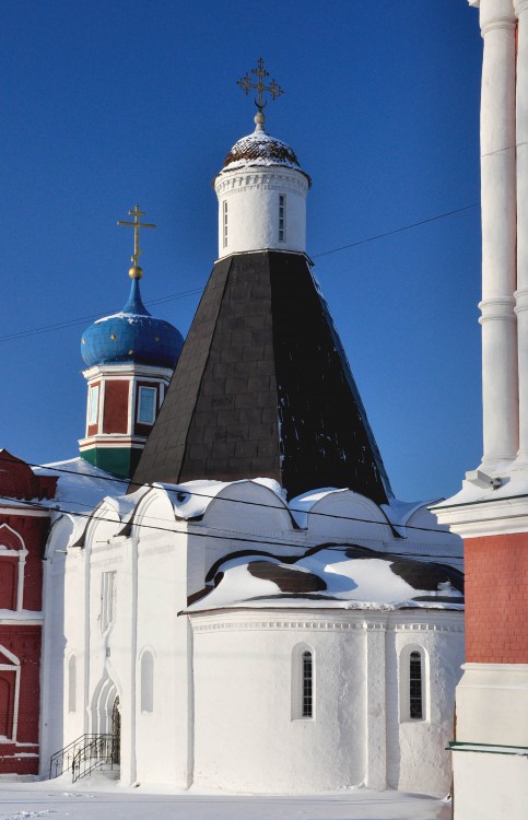 Брусенский Успенский монастырь. Церковь Успения Пресвятой Богородицы, Коломна (Коломенский городской округ, Московская область). архитектурные детали