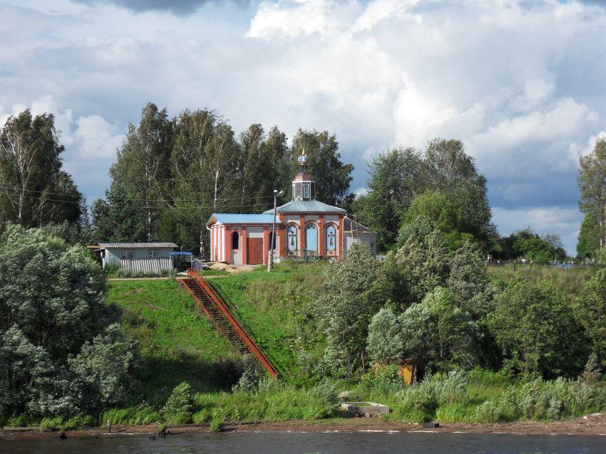 Абрамово. Церковь Рождества Пресвятой Богородицы. общий вид в ландшафте