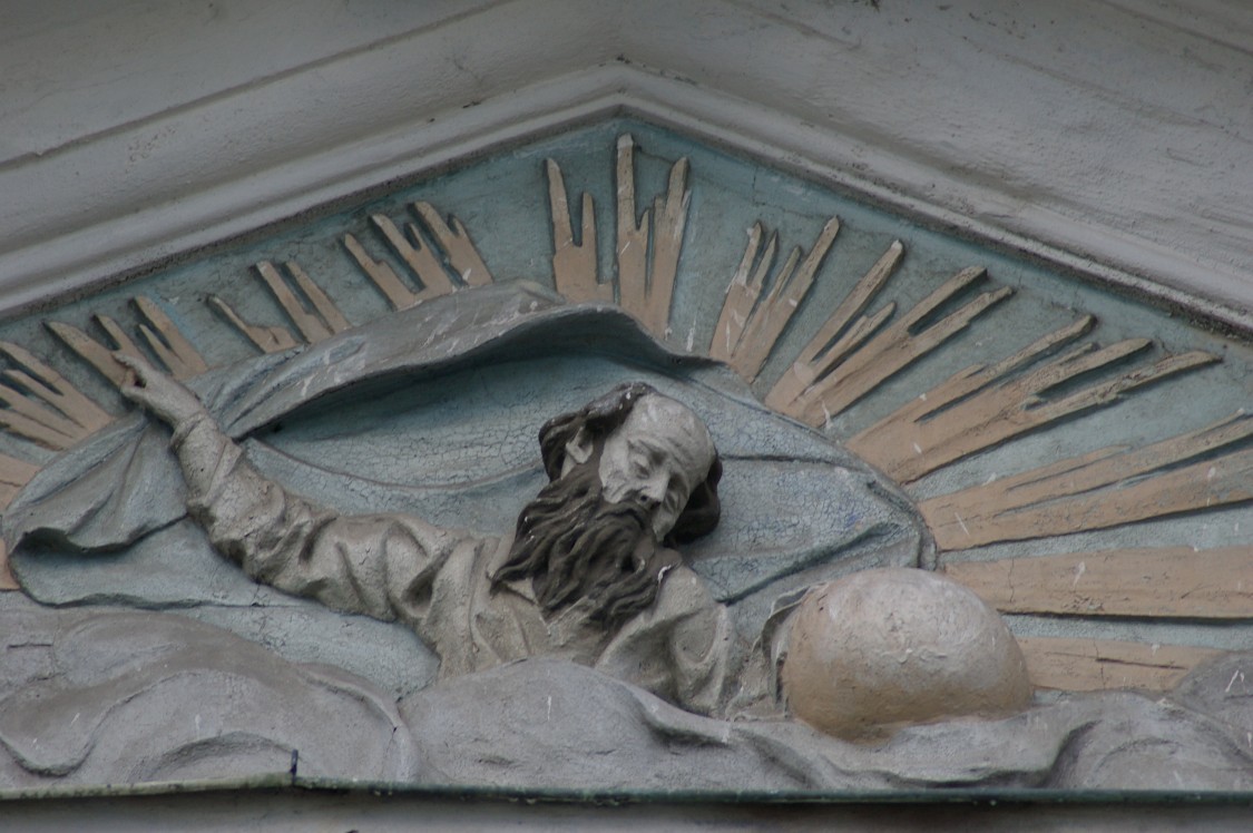 Рига. Собор Петра и Павла. архитектурные детали, Скульптура над входом в  собор.