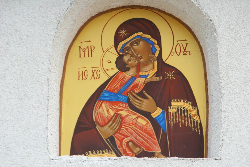Церковь Владимирской иконы Божией Матери, Ливаны (Ливанский край, Латвия). интерьер и убранство, Икона над входом.