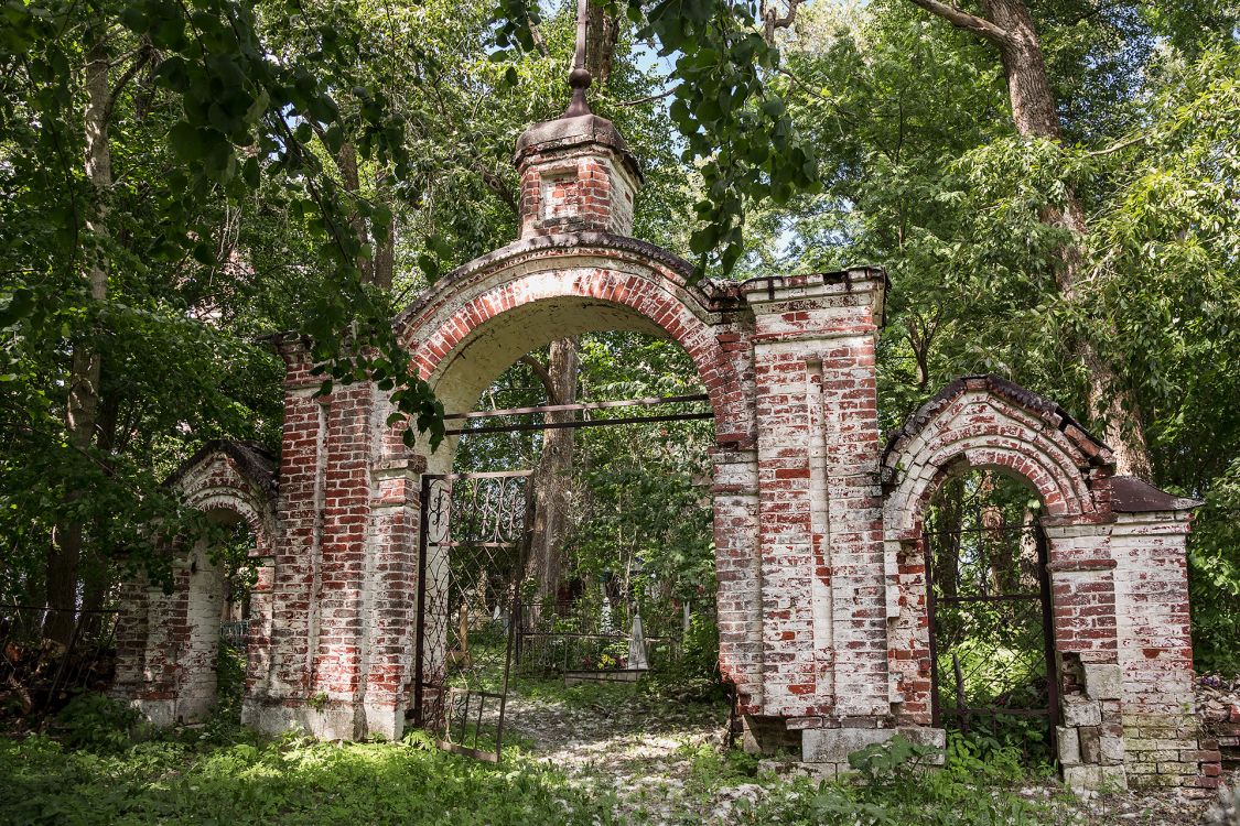 Красное. Церковь Троицы Живоначальной. фасады