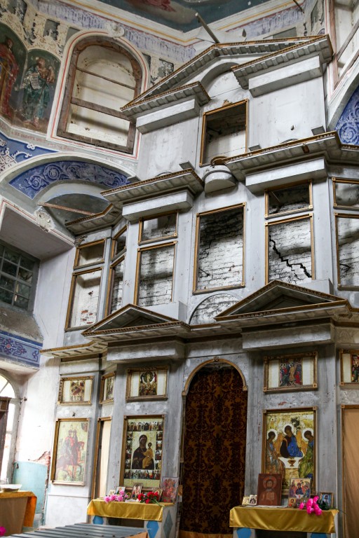 Церковь Троицы Живоначальной, Красное (Некоузский район, Ярославская область). интерьер и убранство