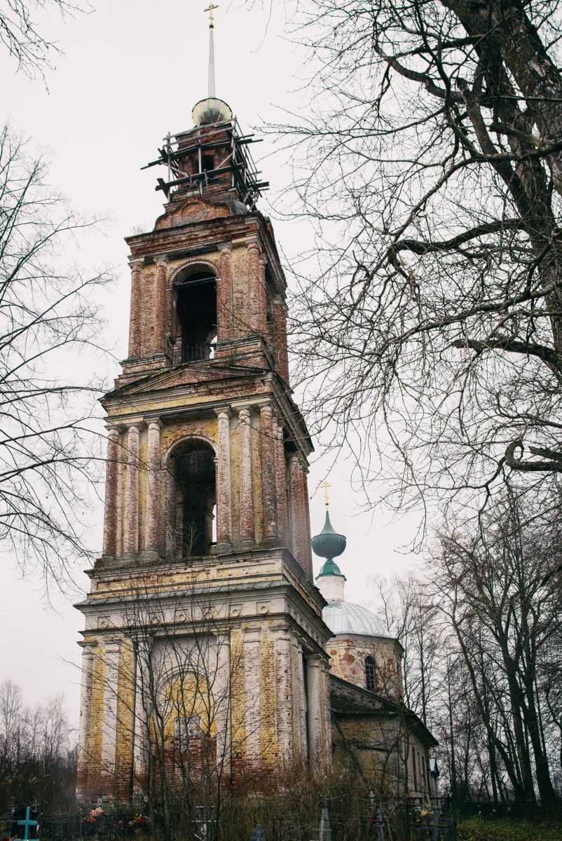 Церковь Троицы Живоначальной, Красное (Некоузский район, Ярославская область). фасады