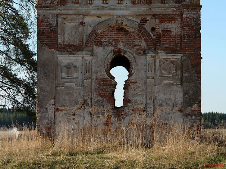 Церковь Троицы Живоначальной, Луги (Андреапольский район, Тверская область). архитектурные детали