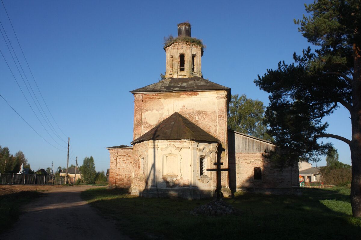 Церковь Троицы Живоначальной, Луги (Андреапольский район, Тверская область). фасады