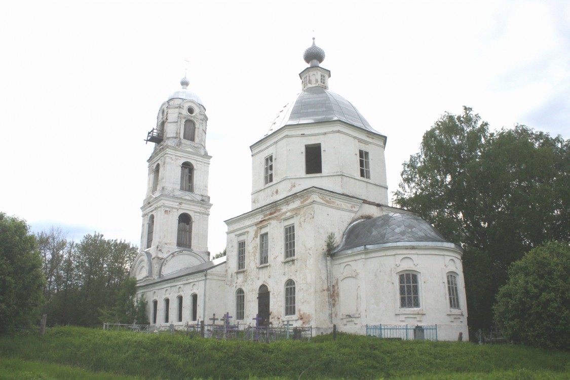 Болонино. Церковь Покрова Пресвятой Богородицы. фасады