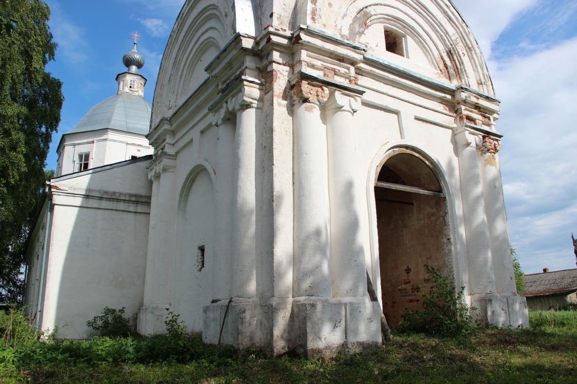 Болонино. Церковь Покрова Пресвятой Богородицы. фасады