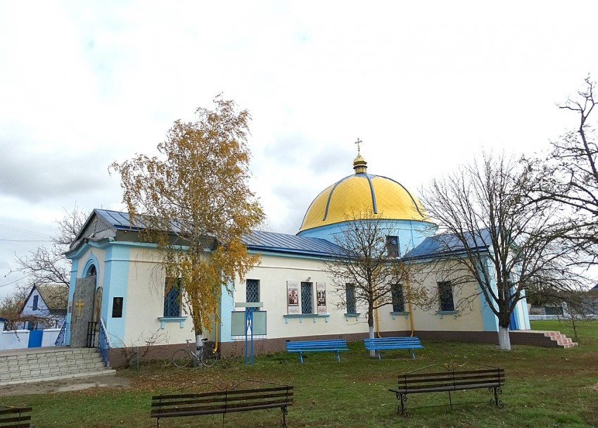 Калиновка. Церковь Рождества Пресвятой Богородицы. фасады