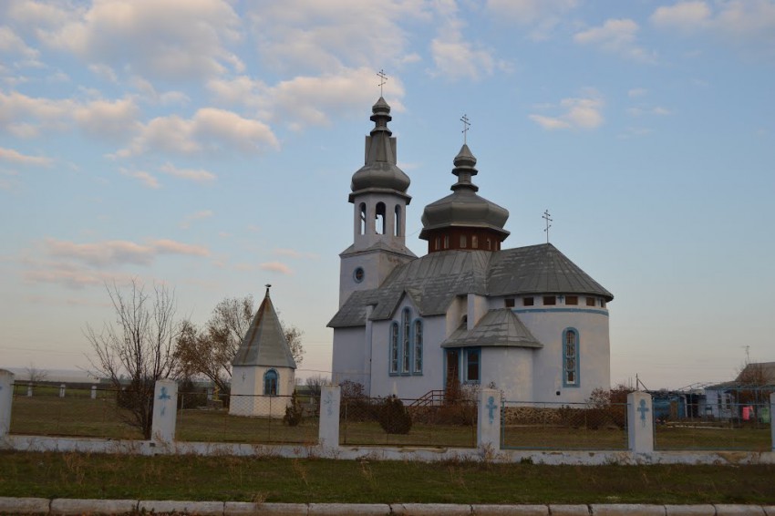 Церковь Михаила Архангела, Пересадовка (Николаевский район, Украина, Николаевская область). общий вид в ландшафте