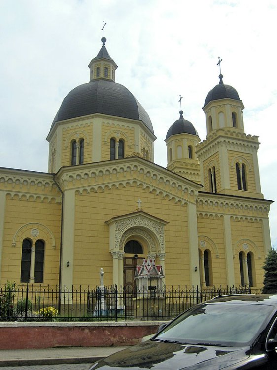 Кафедральный собор Параскевы Сербской, Черновцы (Черновицкий район, Украина, Черновицкая область). фасады
