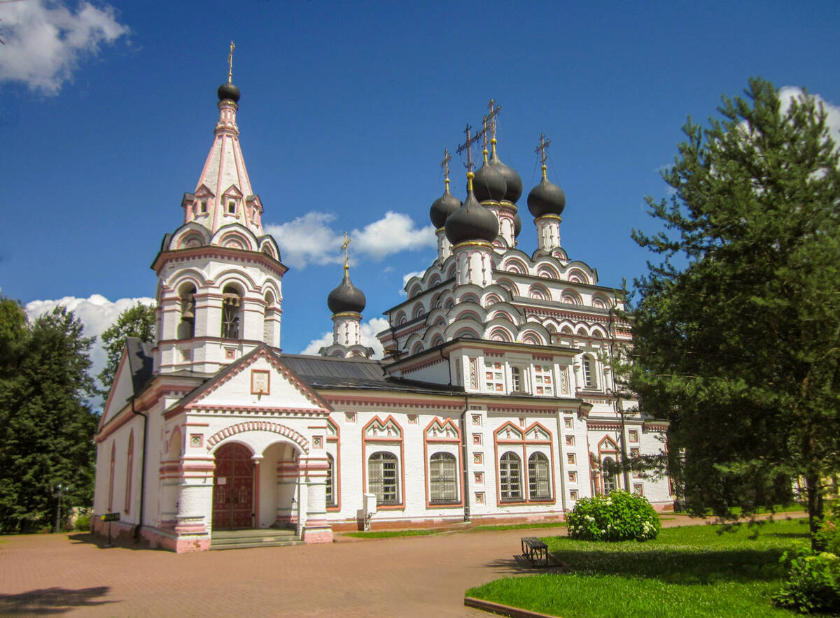 Троицкий Александро-Невский монастырь. Собор Александра Невского, Акатово (Клинский городской округ, Московская область). фасады