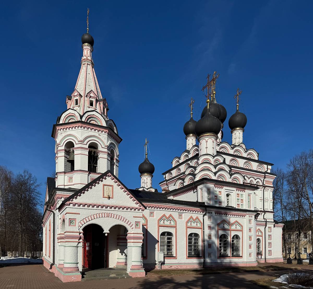 Вид с юго-запада, фасады. Троицкий Александро-Невский монастырь. Собор Александра Невского, Акатово (Клинский городской округ, Московская область)
