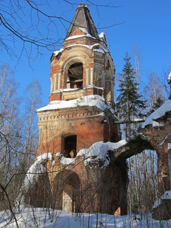 Церковь Троицы Живоначальной, Казнаково (Старицкий район, Тверская область). фасады, Вид с юга на колокольню