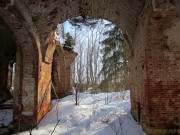 Церковь Троицы Живоначальной, Разрушения южной стороны трапезной<br>, Казнаково, Старицкий район, Тверская область