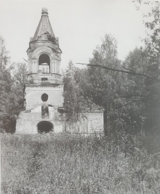 Церковь Троицы Живоначальной, Казнаково (Старицкий район, Тверская область). фасады, Съёмка в начале 70-х