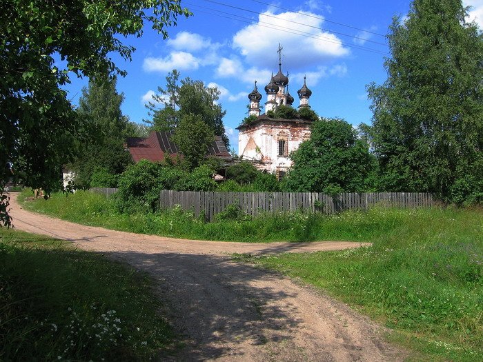 Церковь Рождества Христова, Устюжна (Устюженский район, Вологодская область). общий вид в ландшафте