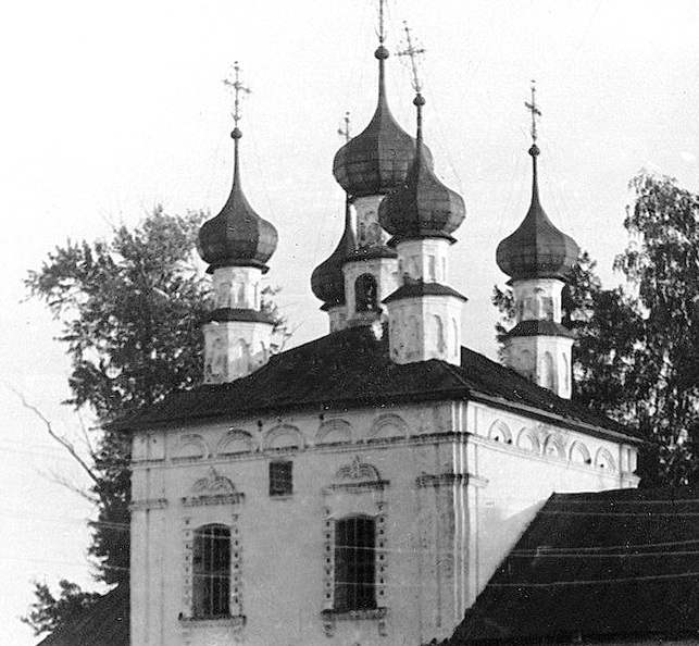 Церковь Рождества Христова, Устюжна (Устюженский район, Вологодская область). дополнительная информация, Рождества Христова церковь.Завершение основного объема.