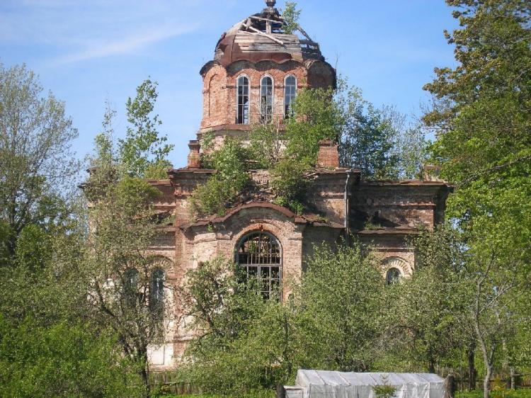 Крапивно. Церковь Николая Чудотворца. общий вид в ландшафте