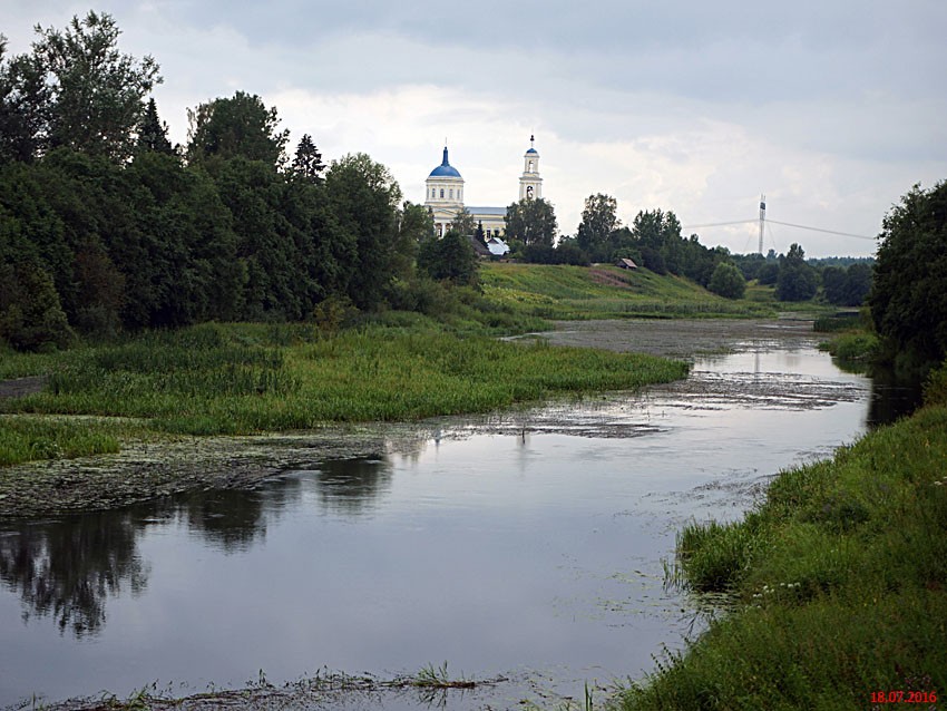 Церковь Воскресения Словущего, Сельцо-Карельское (Удомельский городской округ, Тверская область). общий вид в ландшафте