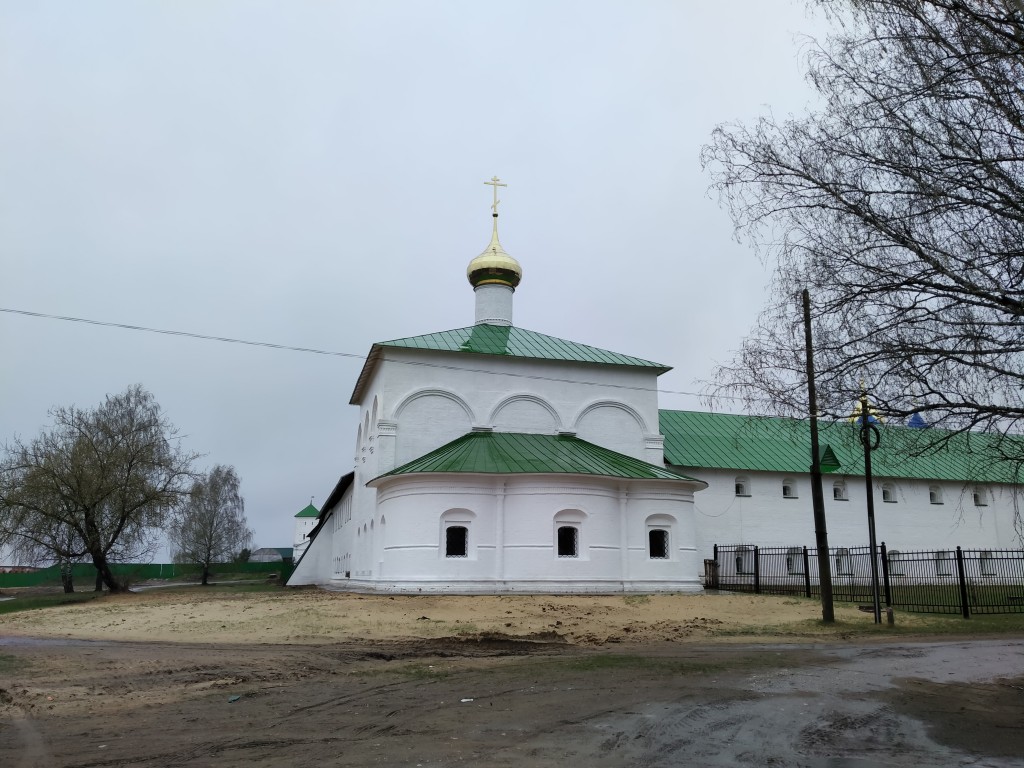 Успенская Флорищева мужская пустынь. Церковь Зосимы и Савватия, Фролищи (Володарский район, Нижегородская область). фасады
