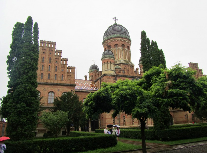 Черновцы. Церковь Трех Святителей. фасады, вид с востока