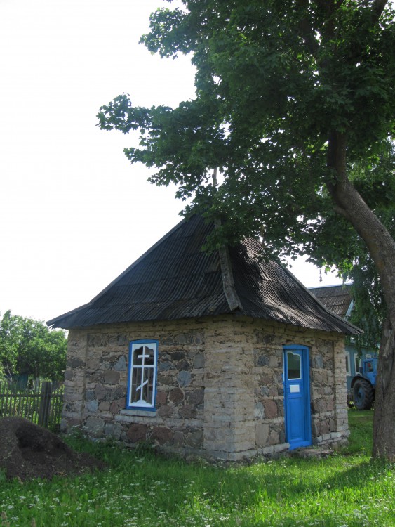 Часовня Илии Пророка, Клюкошицы (Лужский район, Ленинградская область). общий вид в ландшафте