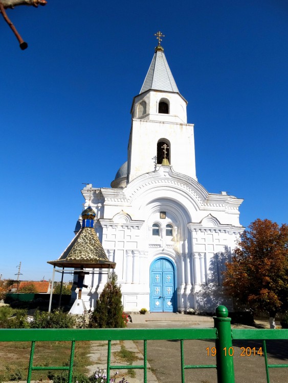 Николаев. Церковь Петра и Павла в Матвеевке. фасады