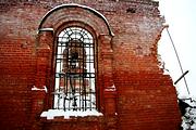 Церковь иконы Божией Матери "Всех скорбящих Радость", сквозь окно восточной стены апсиды видна колокольня<br>, Телешово, Лотошинский городской округ, Московская область