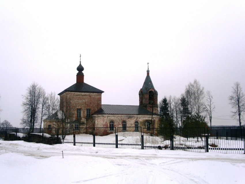 Церковь Иоанна Богослова, Каменки (Волоколамский городской округ, Московская область). общий вид в ландшафте, вид с севера